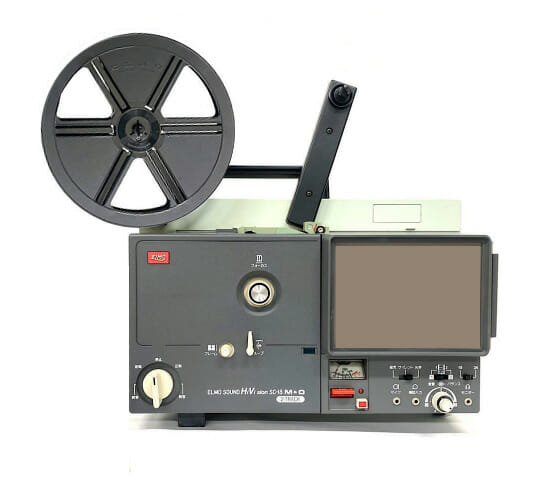 スクリーン方式（エルモSC-18）で8mmフィルムをデータ化