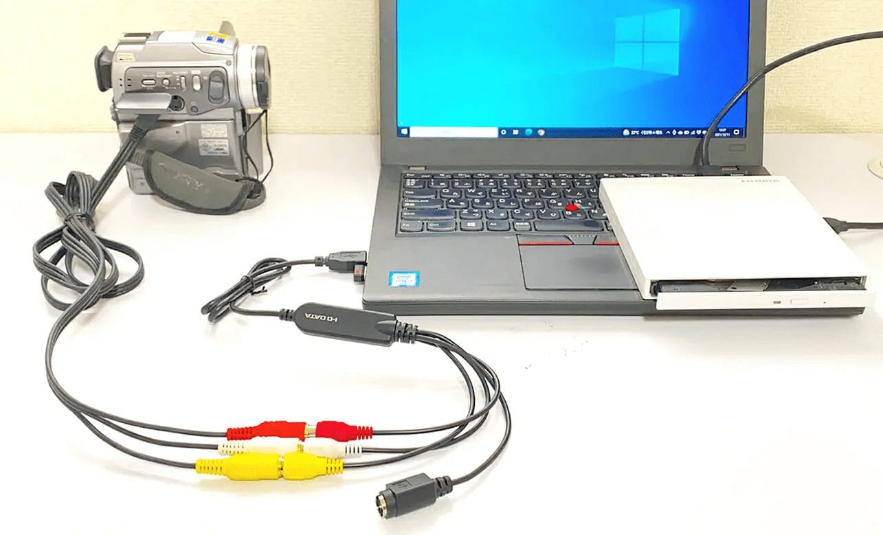 DCR-PC110（miniDVのカメラ）とI・OデータGV-USB2を接続